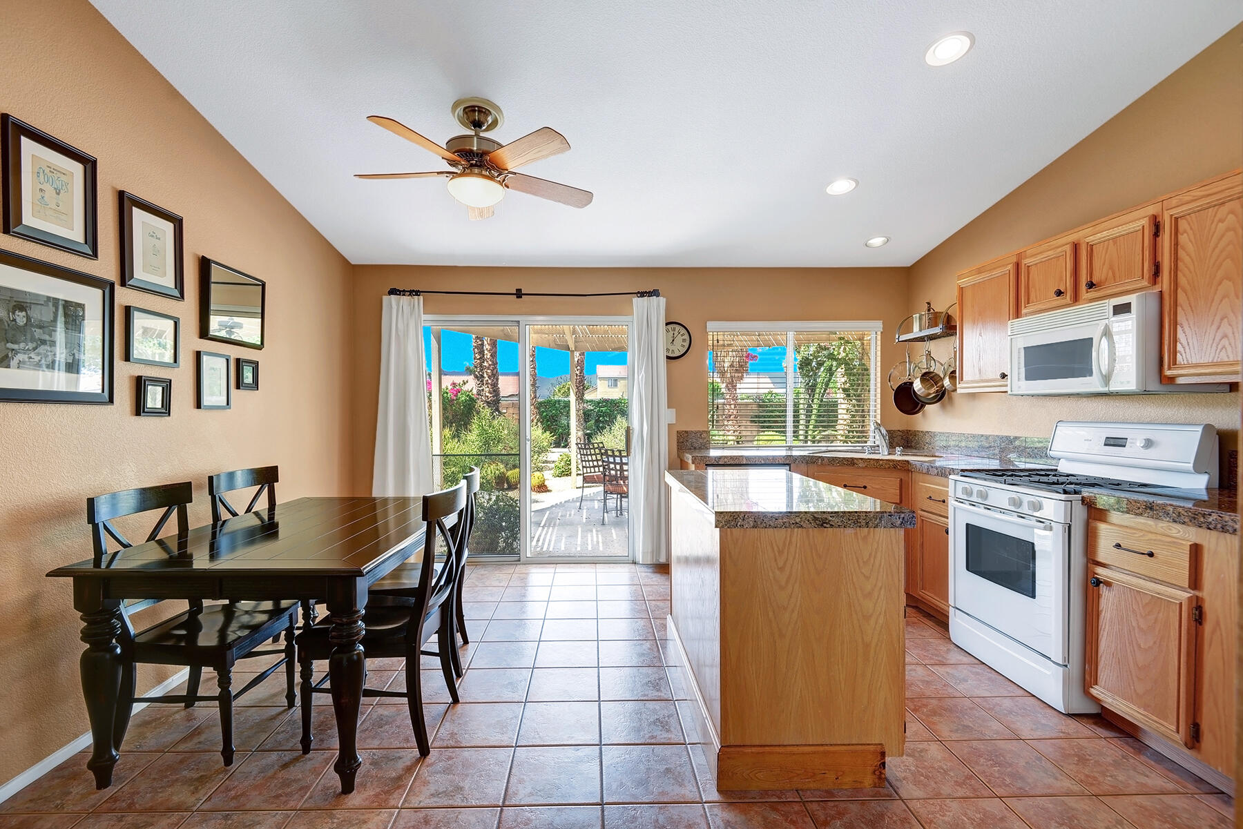 45583 King Palm Dr — photo