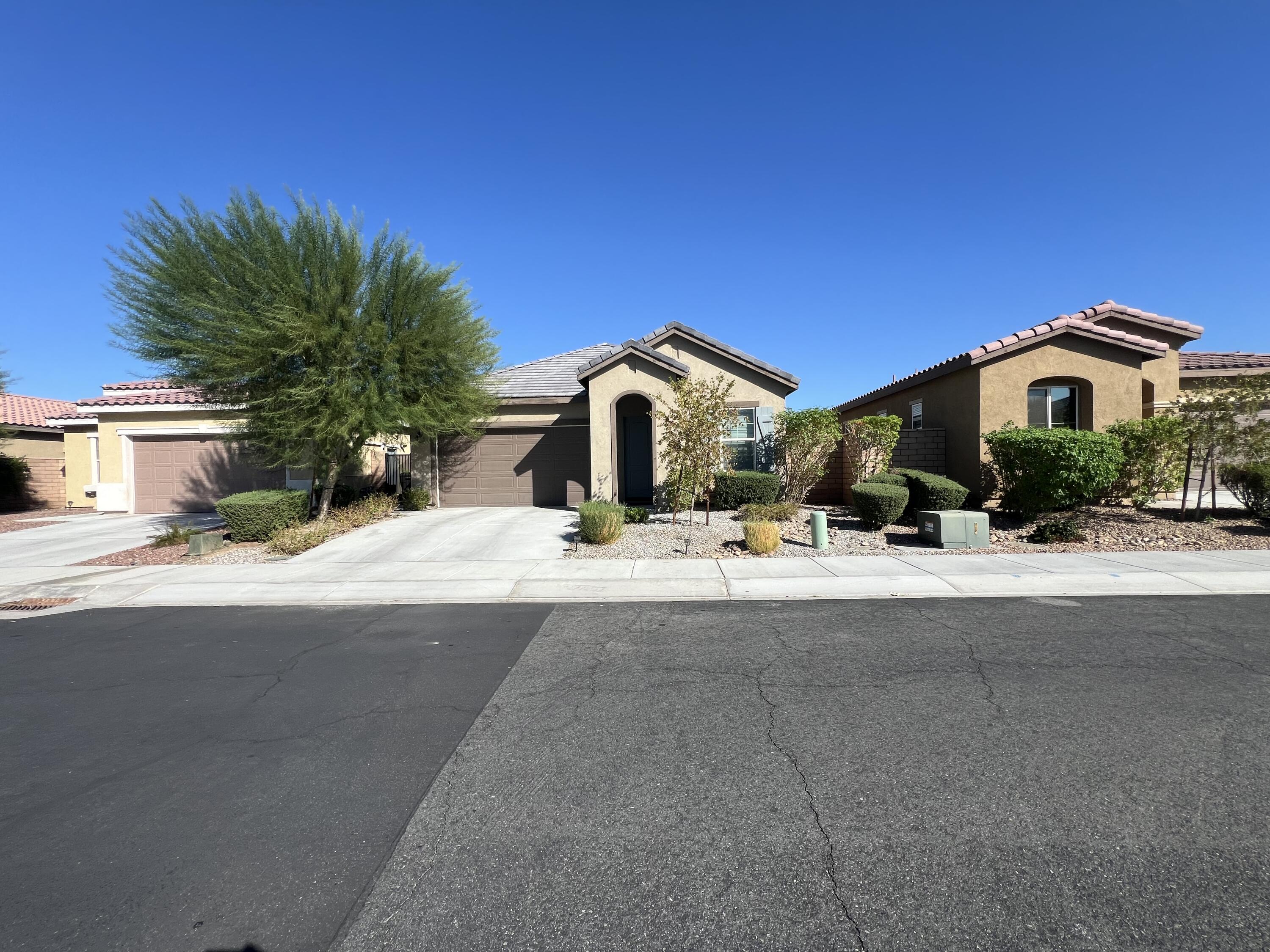 43842 Treviso Dr — photo