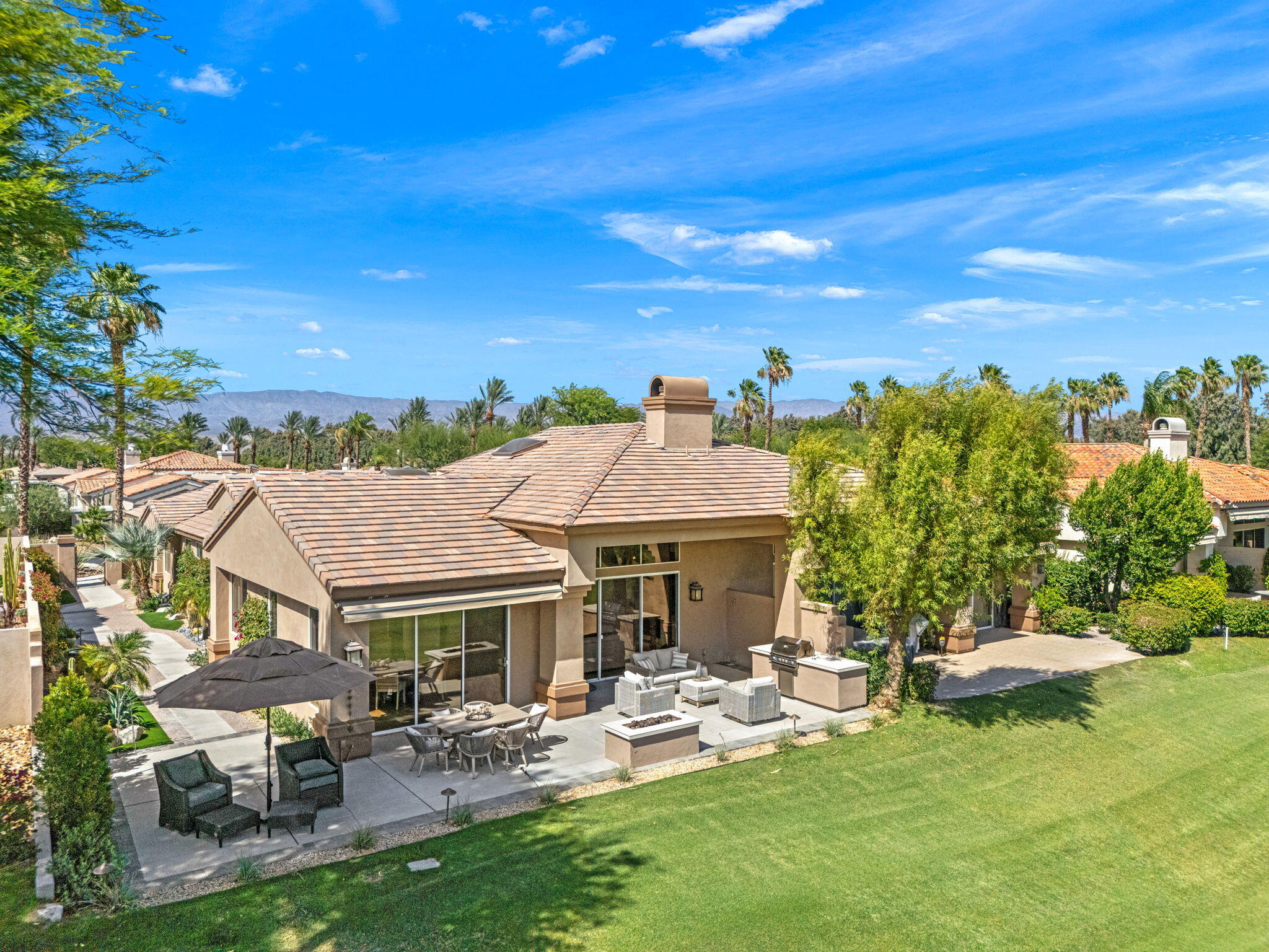 515 Desert Holly Dr — photo