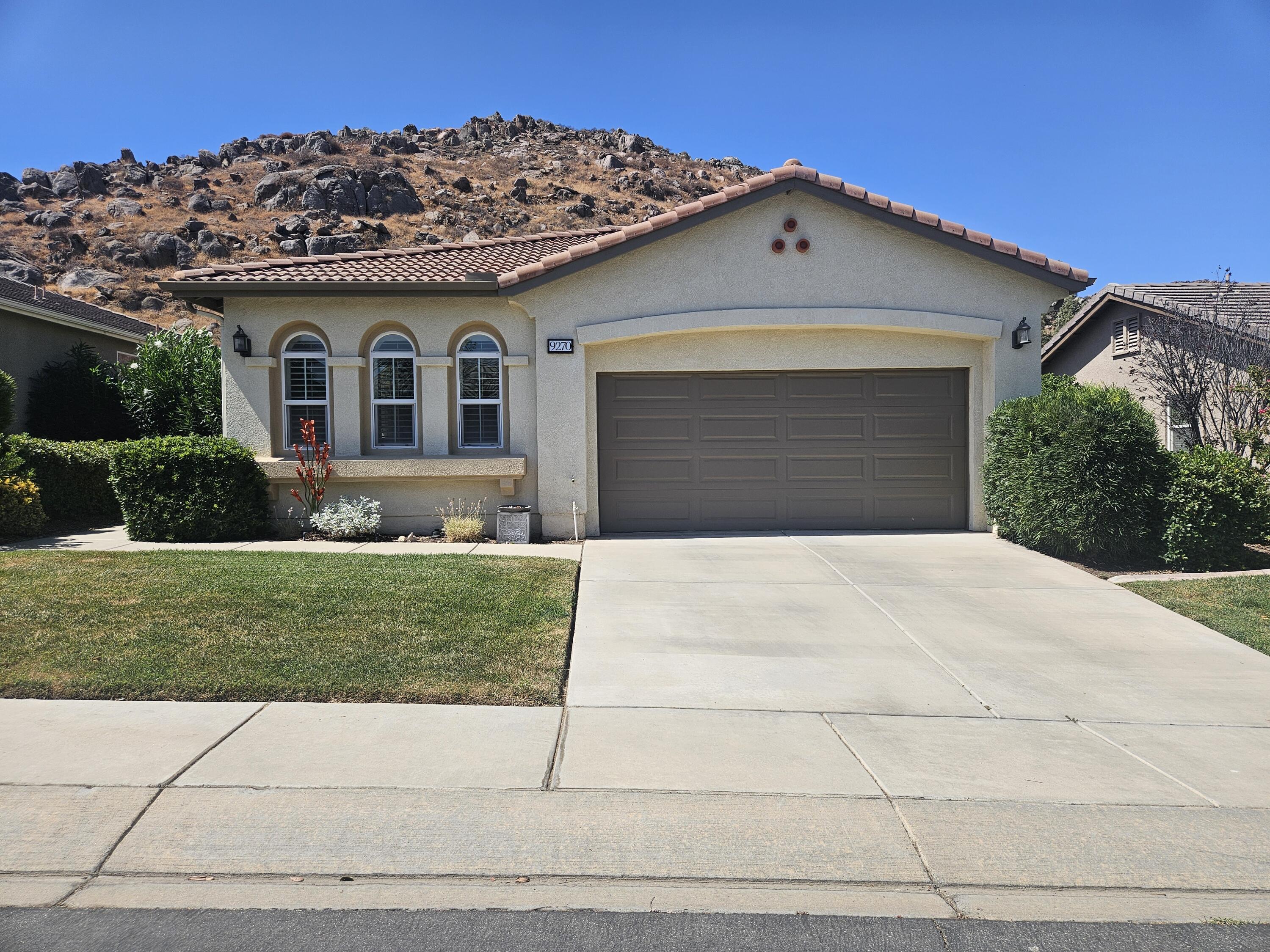 9270 Stephenson Ln — photo