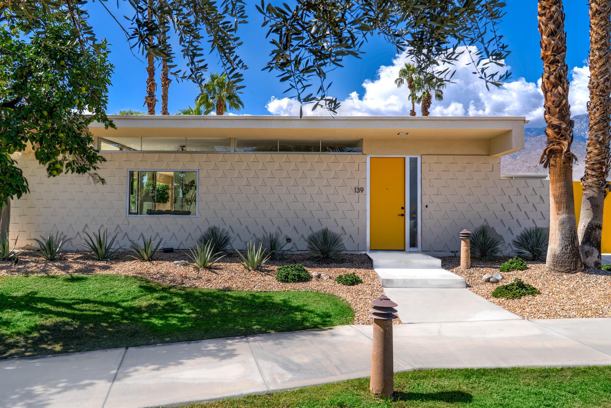 139 Desert Lakes Dr — photo