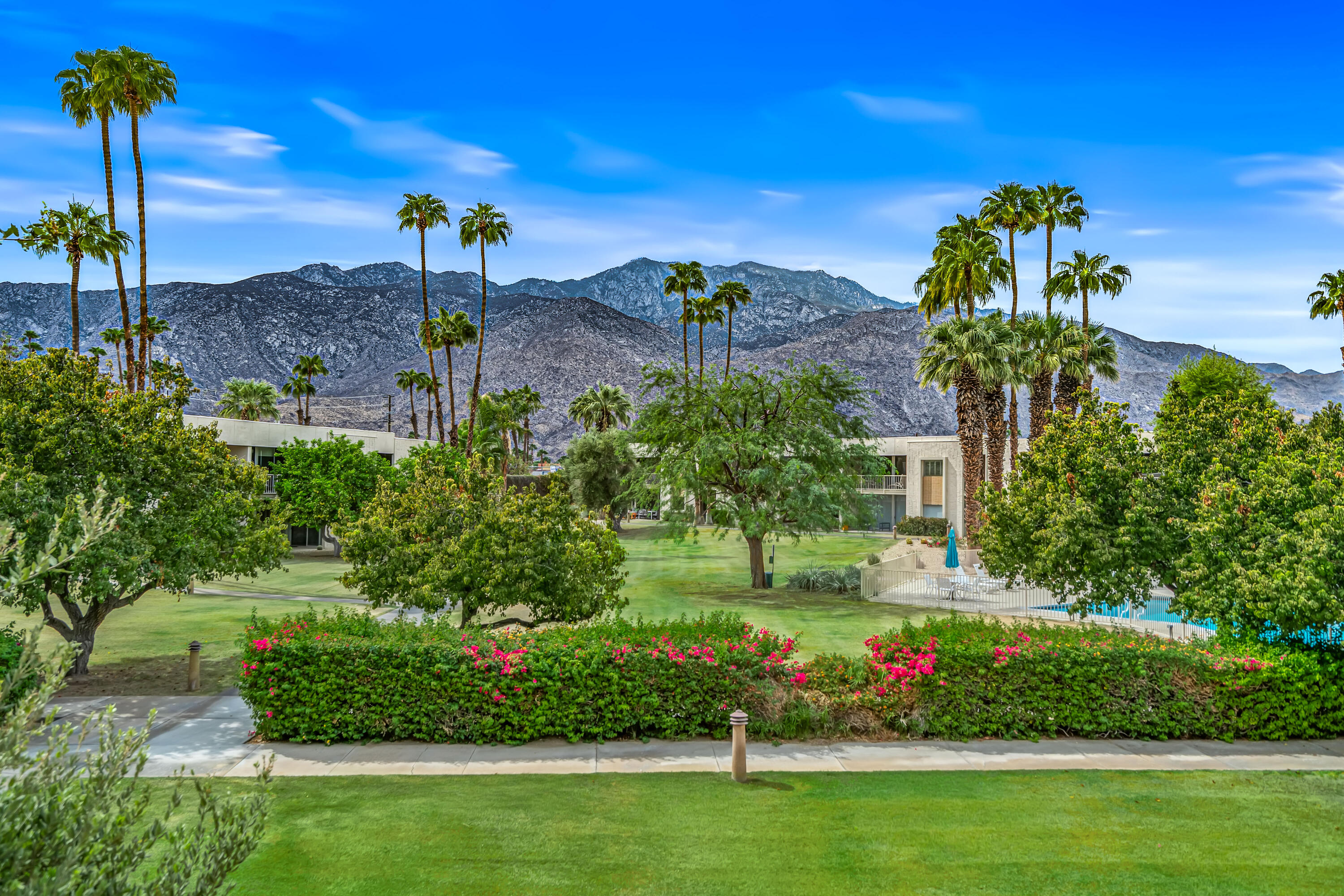 431 Desert Lakes Cir — photo