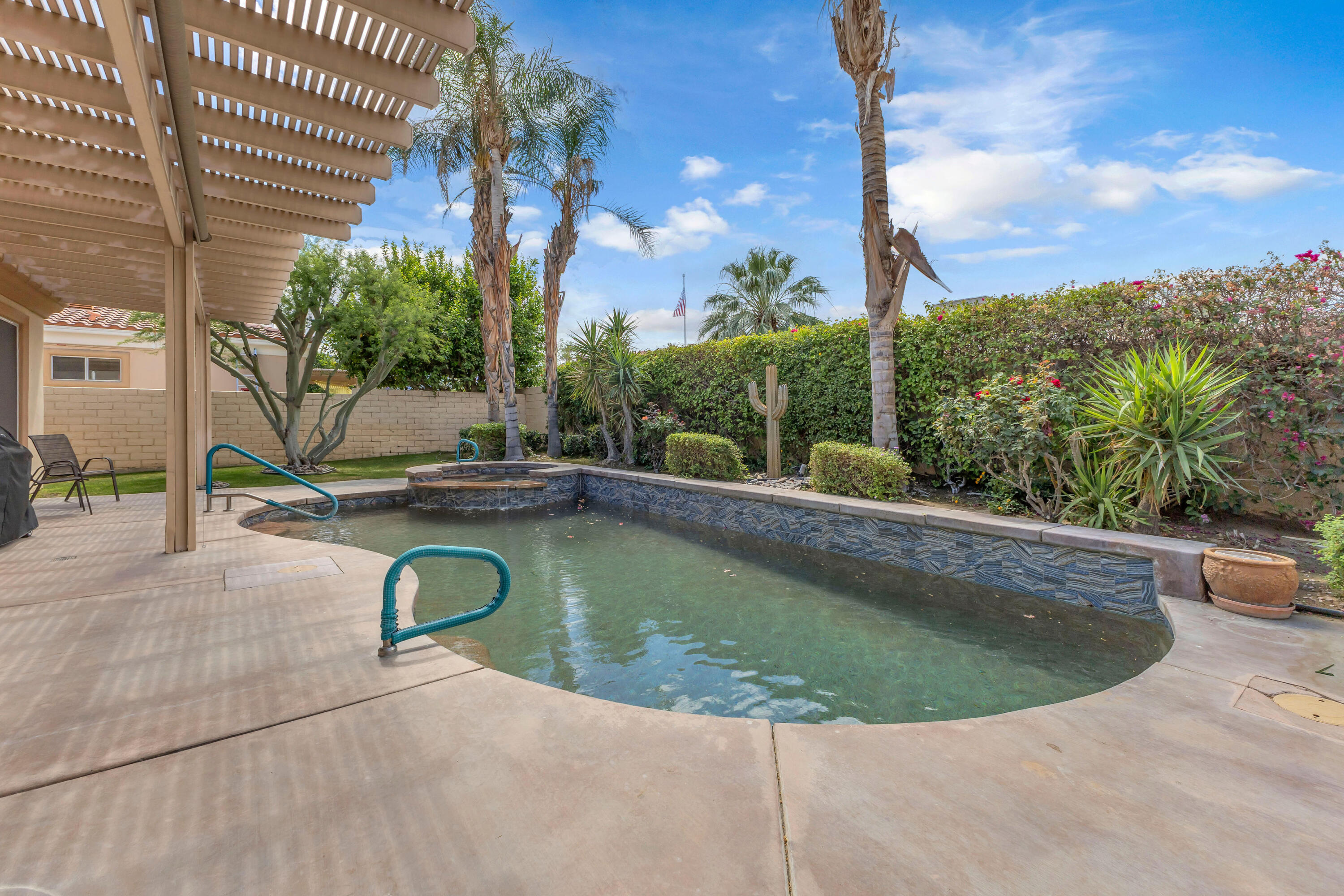 44397 Mesquite Dr — photo
