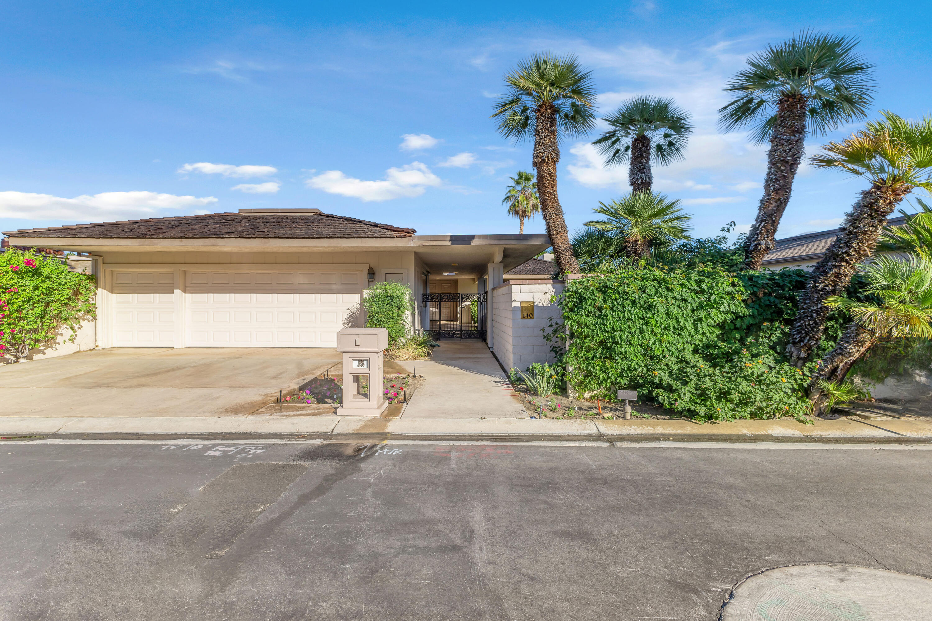 140 Yale Dr — photo