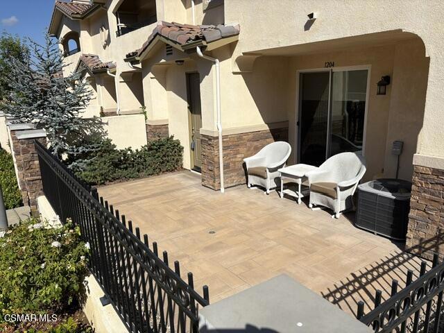 1204 Vista Heights Ct — photo