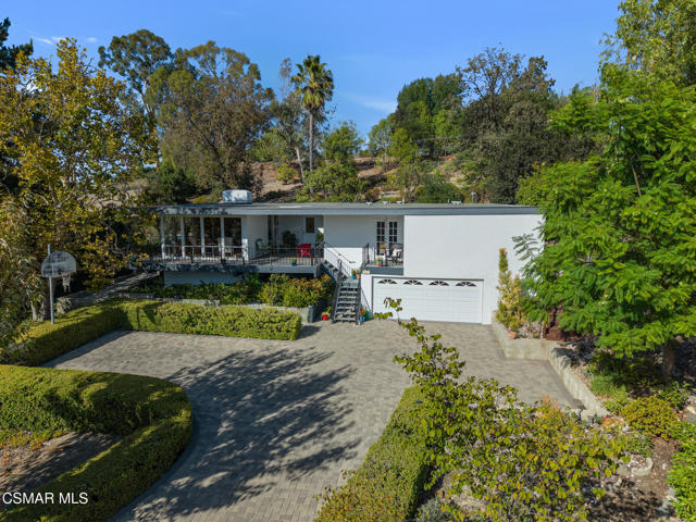 1082 La Cresta Dr — photo