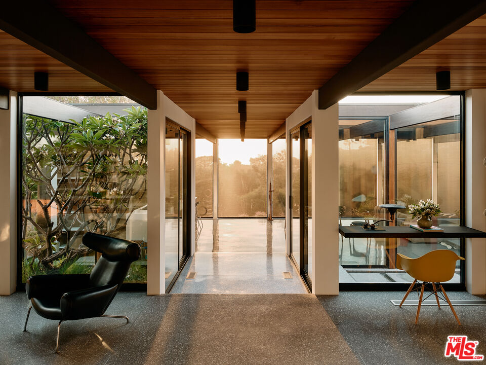5637 Busch Dr — photo