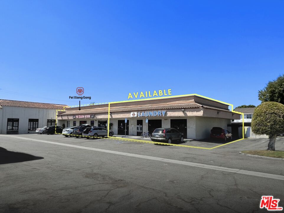 6681 Beach Blvd — photo