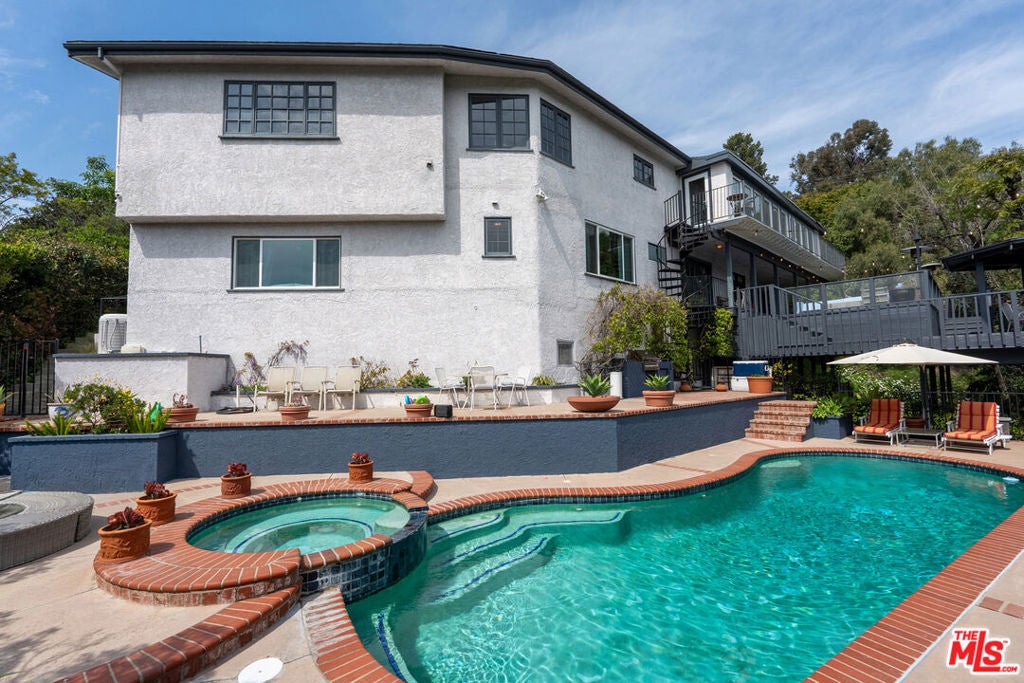 3537 Berry Drive — photo