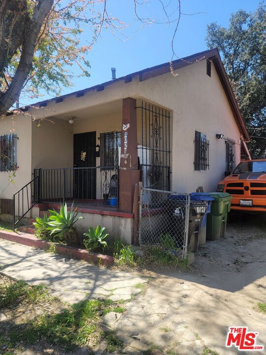 8021 Towne Avenue — photo