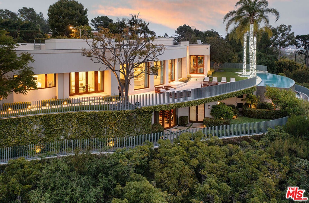 1118 Calle Vista Drive — photo