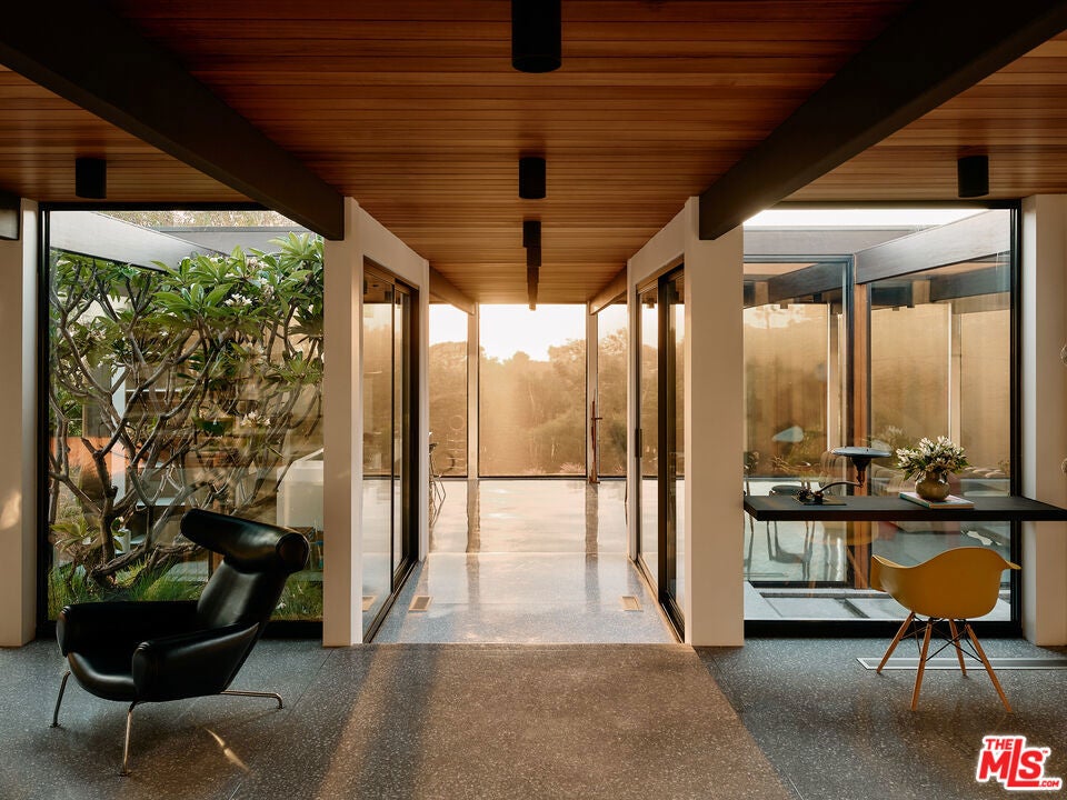 5637 Busch Drive — photo