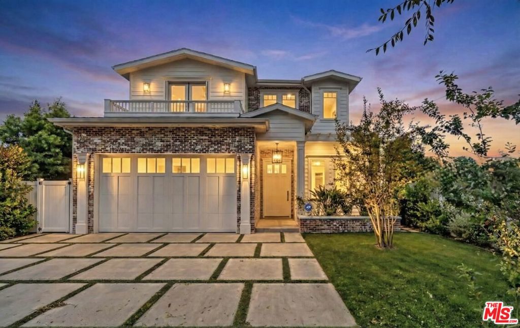 12345 Huston Street — photo