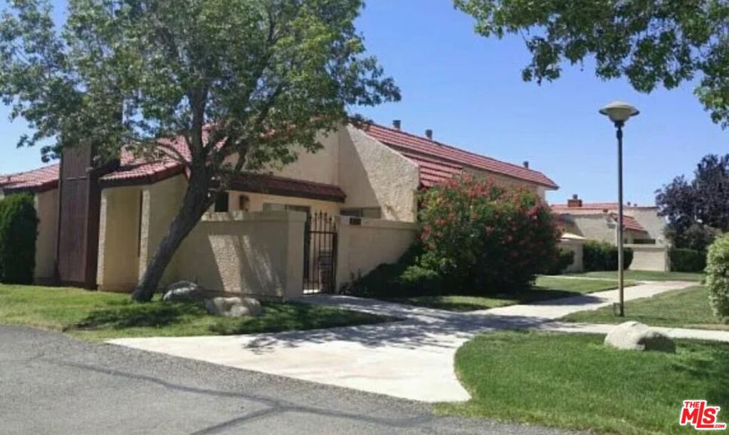 2114 El Domingo Circle 8 — photo