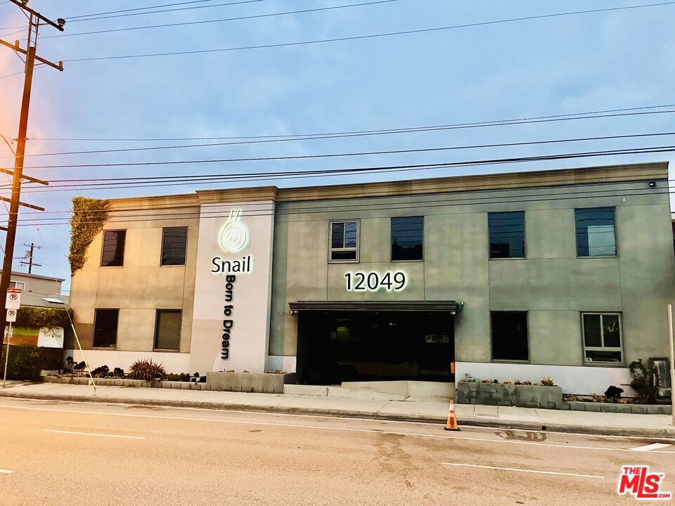 12049 Jefferson Boulevard — photo