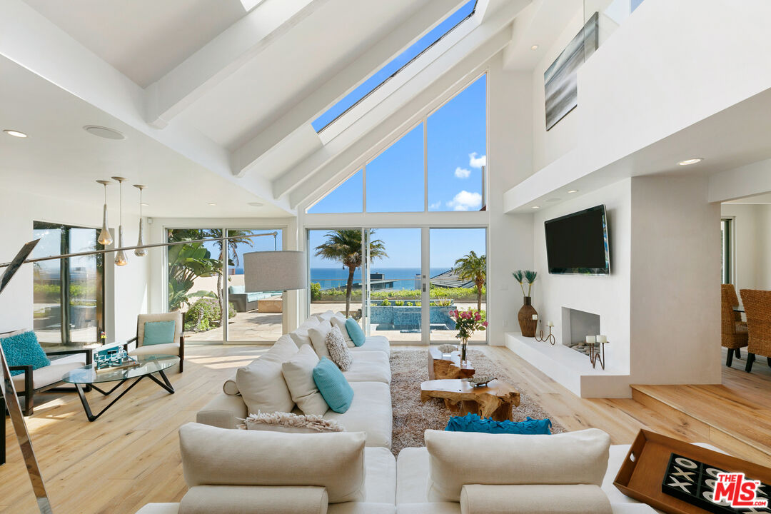 31522 Broad Beach Rd — photo