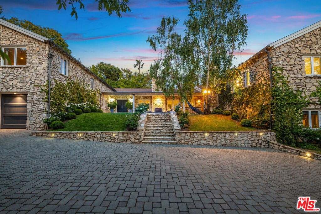 422 Parkwood Drive — photo