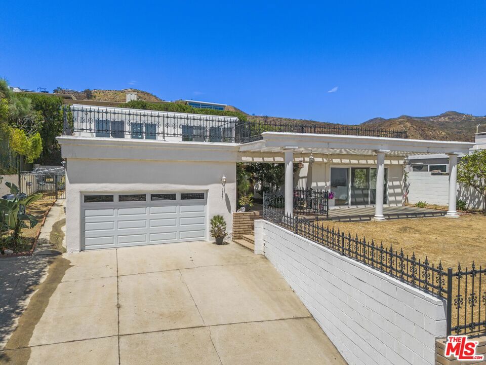 16647 Charmel Lane — photo