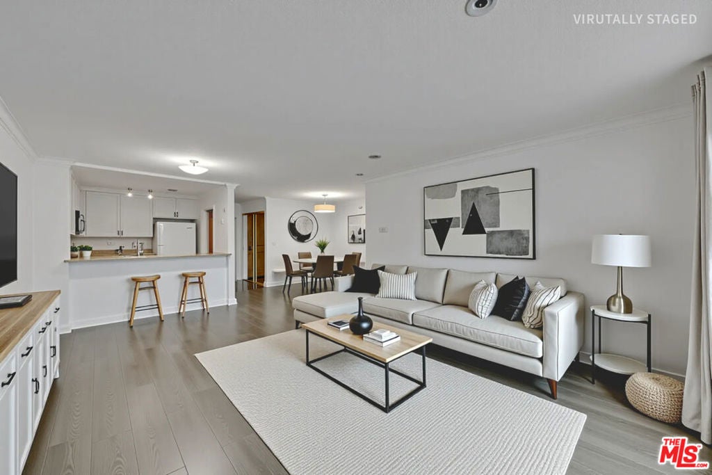 121 S Hope Street 429 — photo