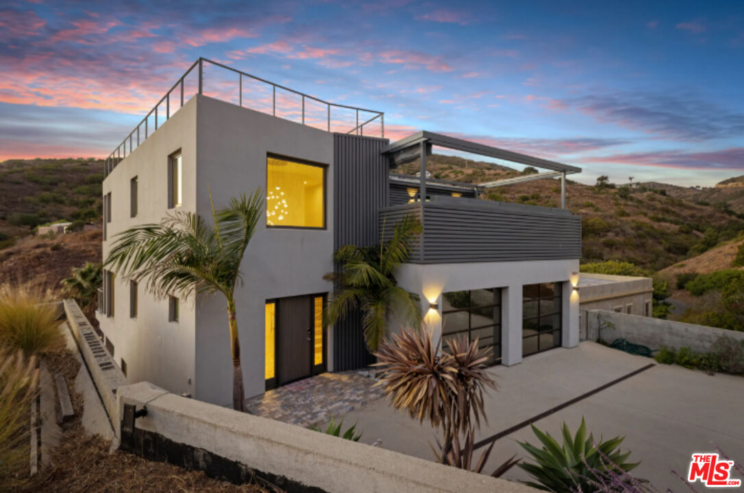 3004 Sequit Drive, Malibu, CA 90265 — photo 3