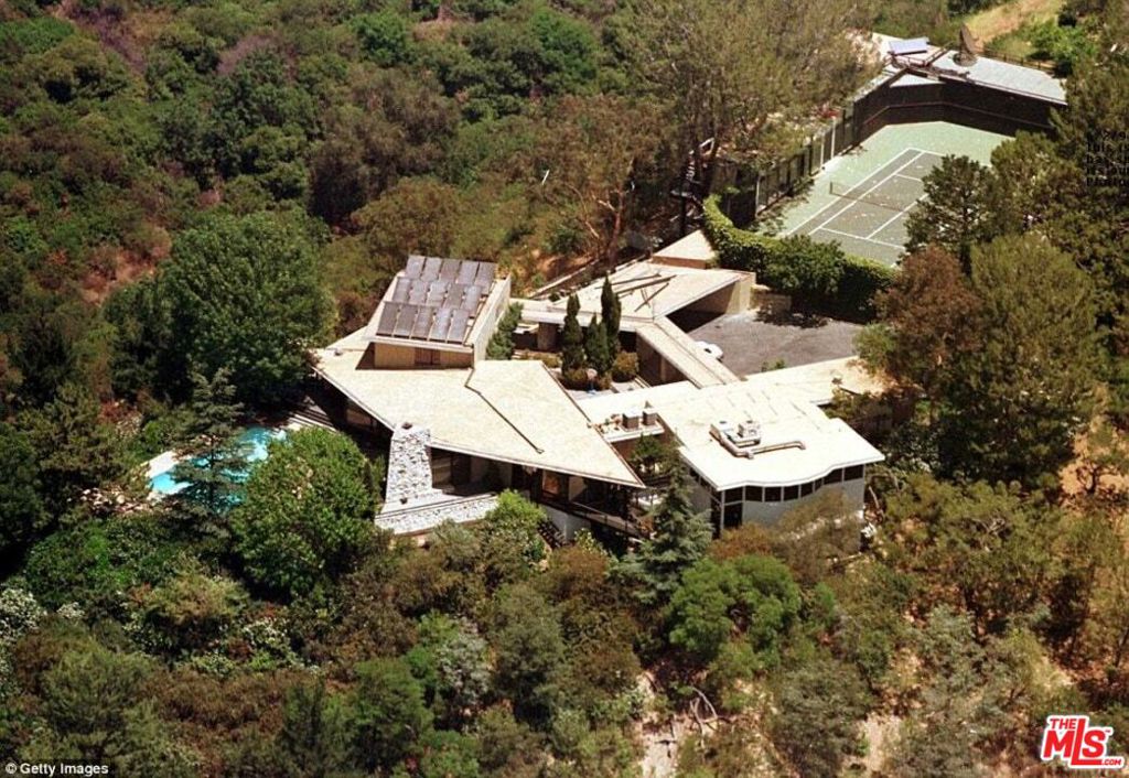 2859 Coldwater Canyon Drive — photo