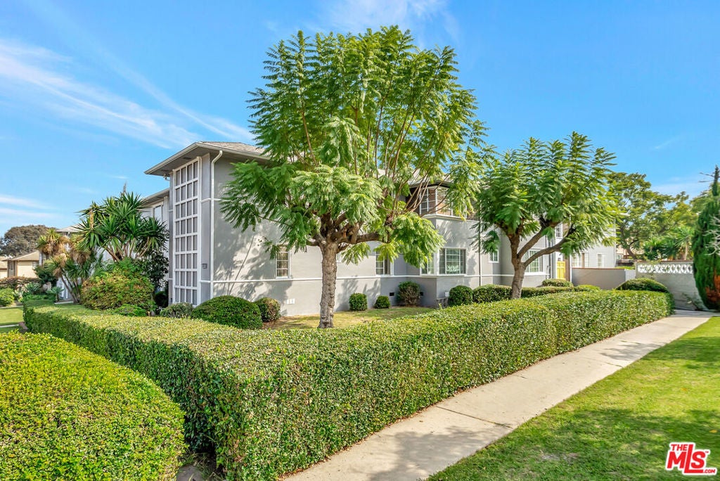 4034 Abourne Road B — photo