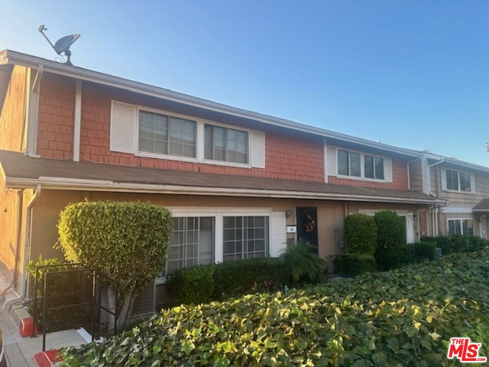 3500 W Manchester Boulevard 433 — photo