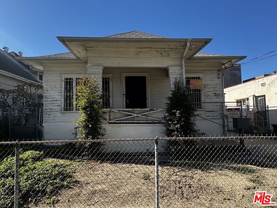 1025 S Kenmore Avenue — photo
