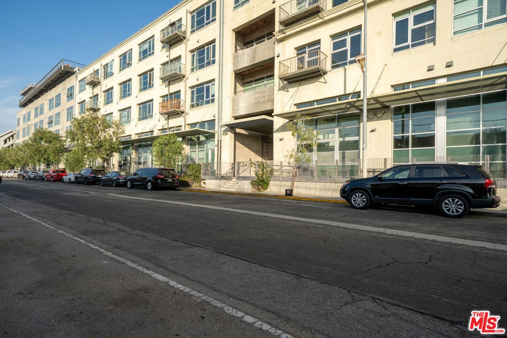 530 S Hewitt Street 147 — photo