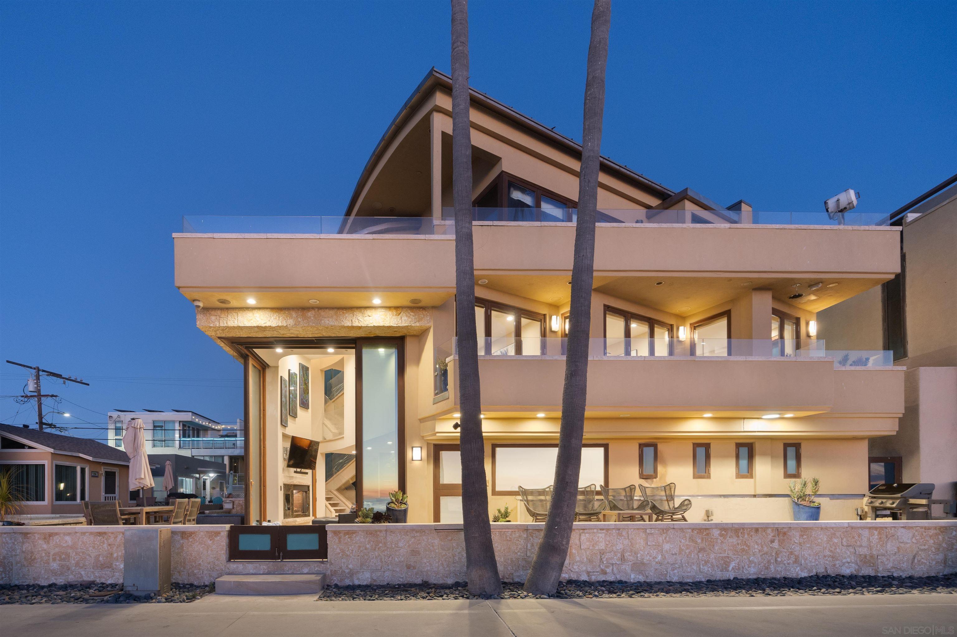 3921 Ocean Front Walk — photo
