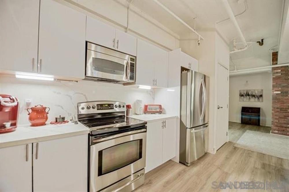 950 6th Ave 211 — photo