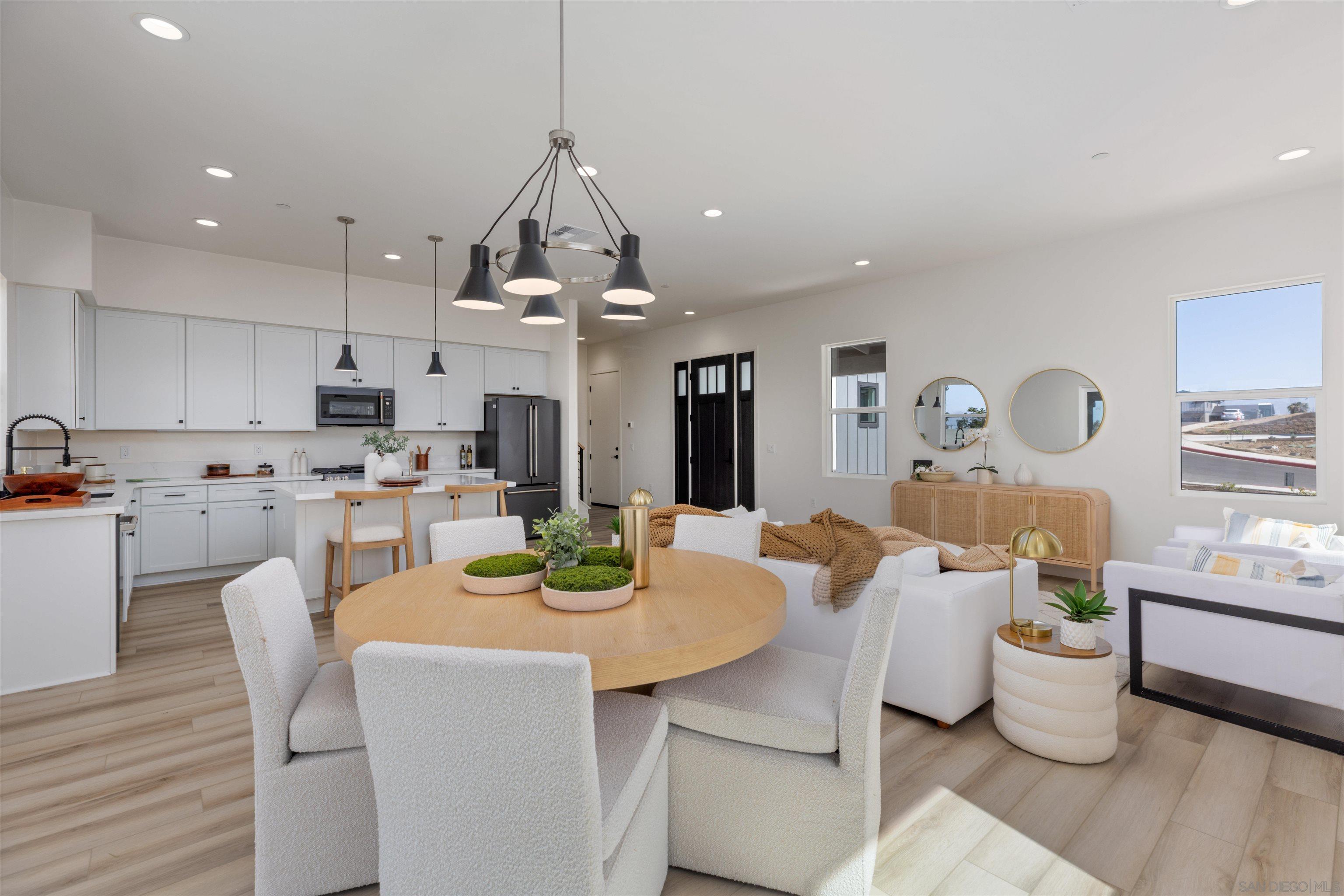 702 Passion Ct — photo