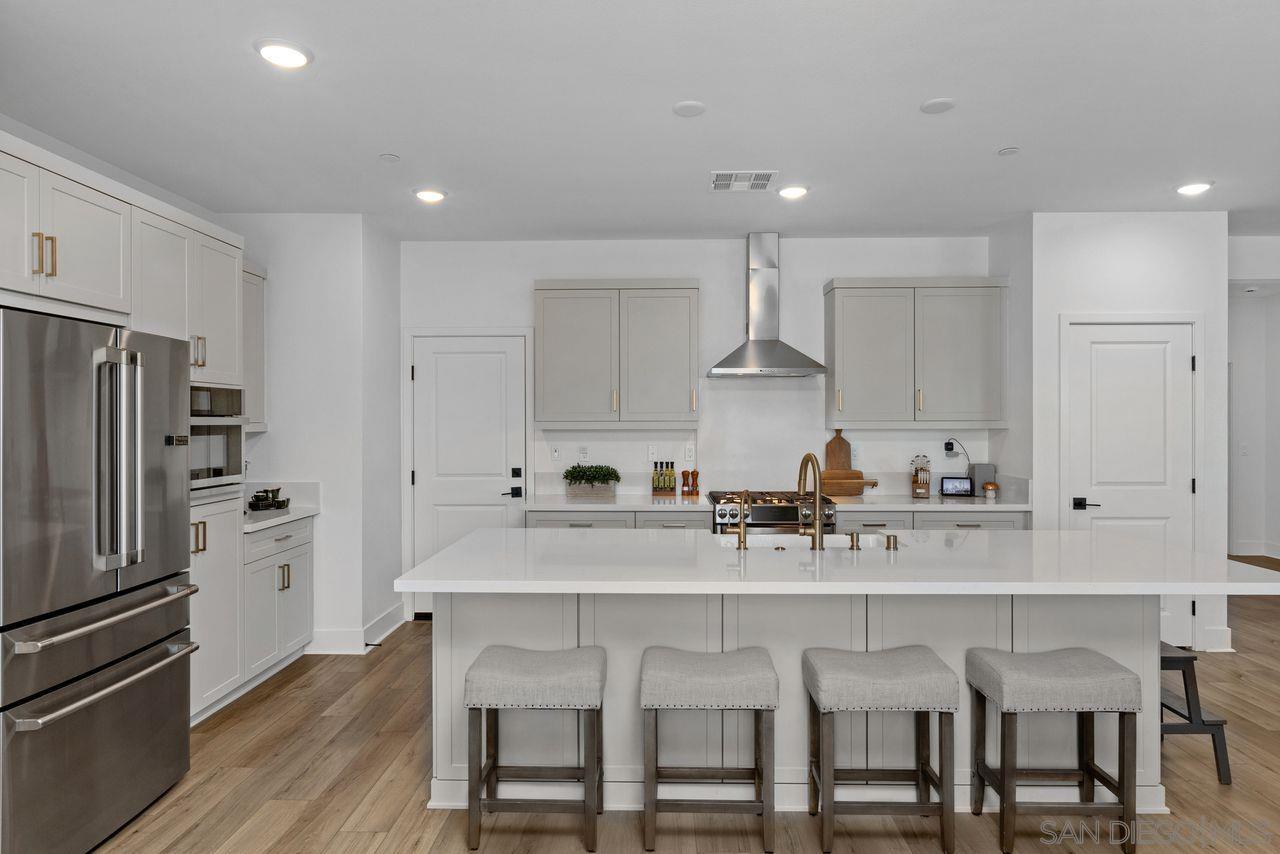 712 Meadowood St, Fallbrook, CA 92028 — photo 3