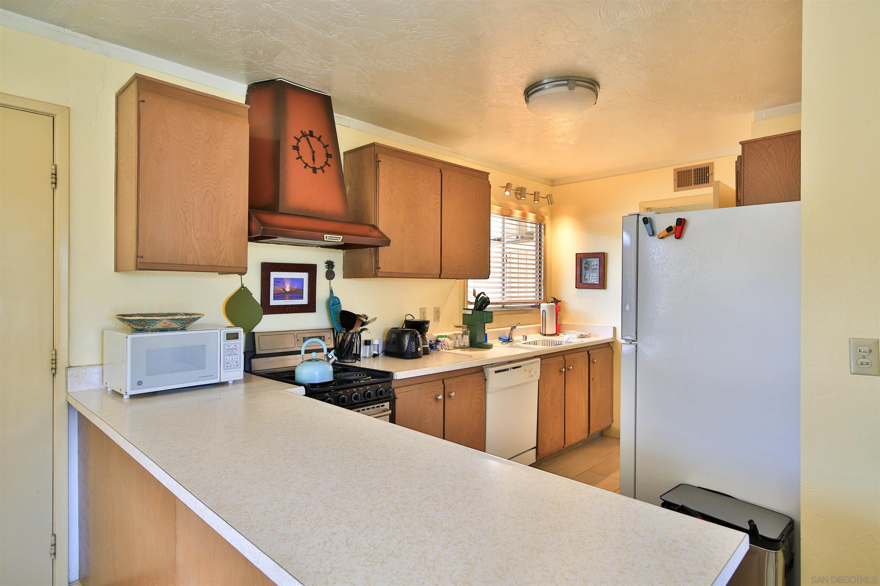 3158 Club Circle East 51 — photo