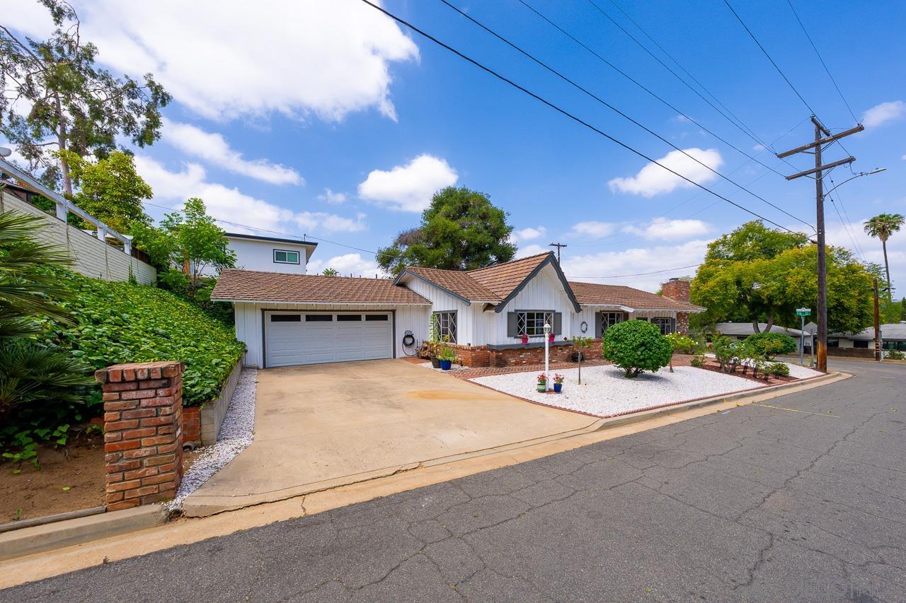 705 Beacon Pl — photo