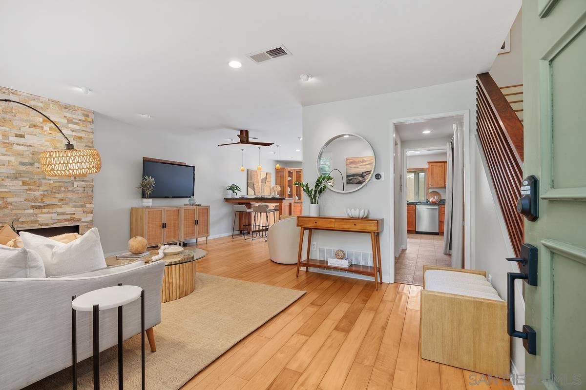 2747 Caminito Cedros — photo