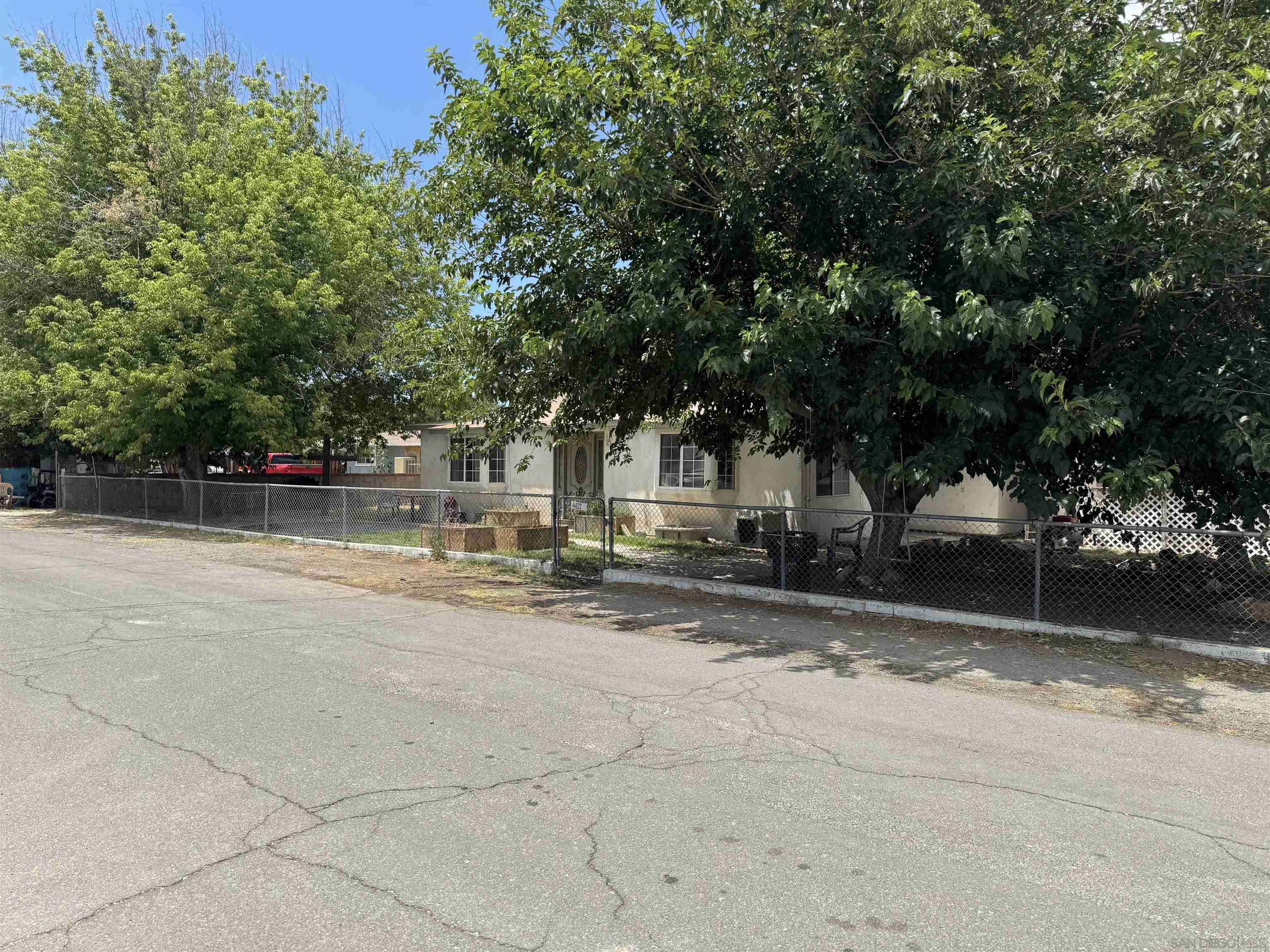 44622 Holtville Ave — photo