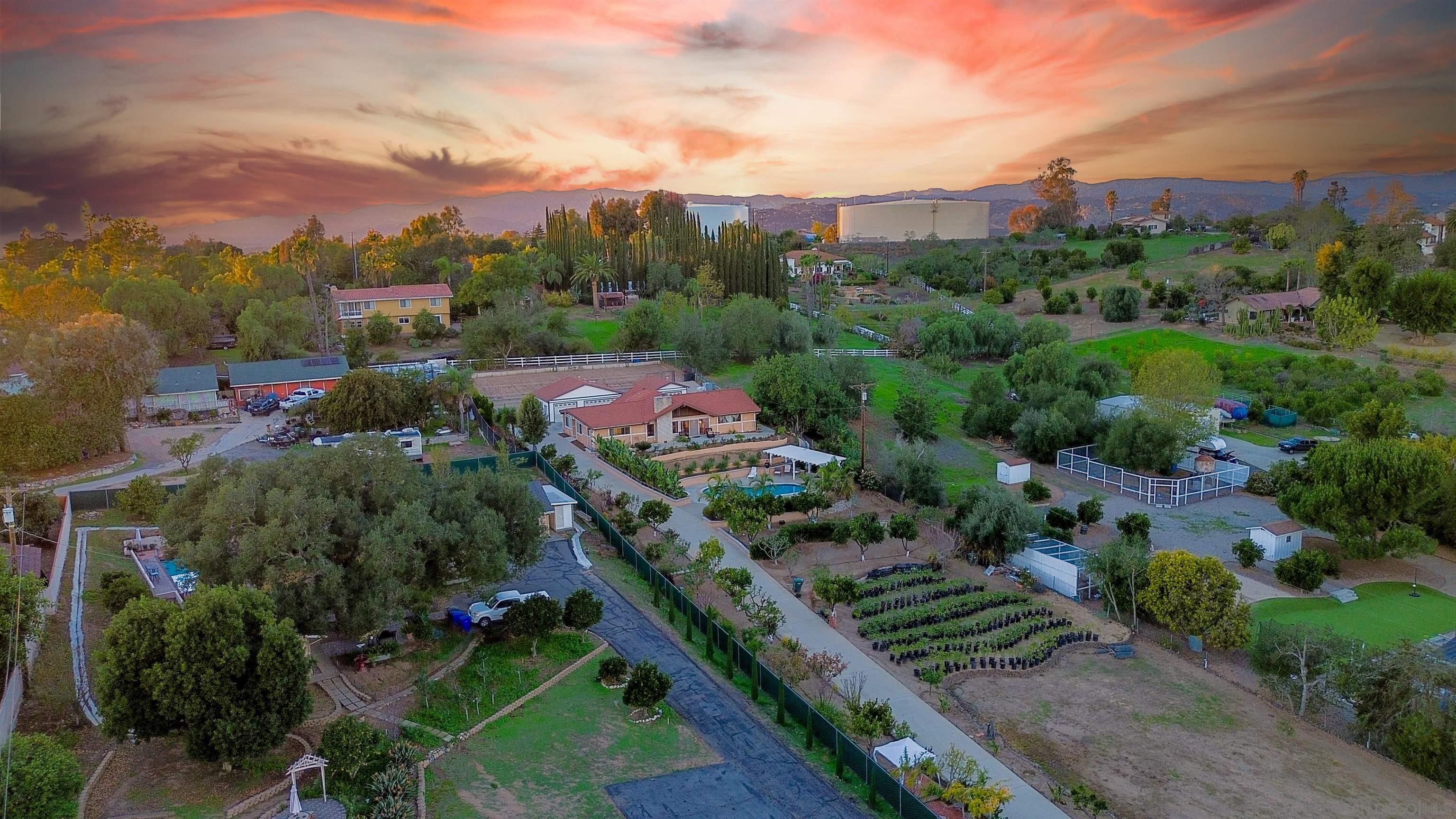 732 Hamilton Ln, Fallbrook, CA 92028