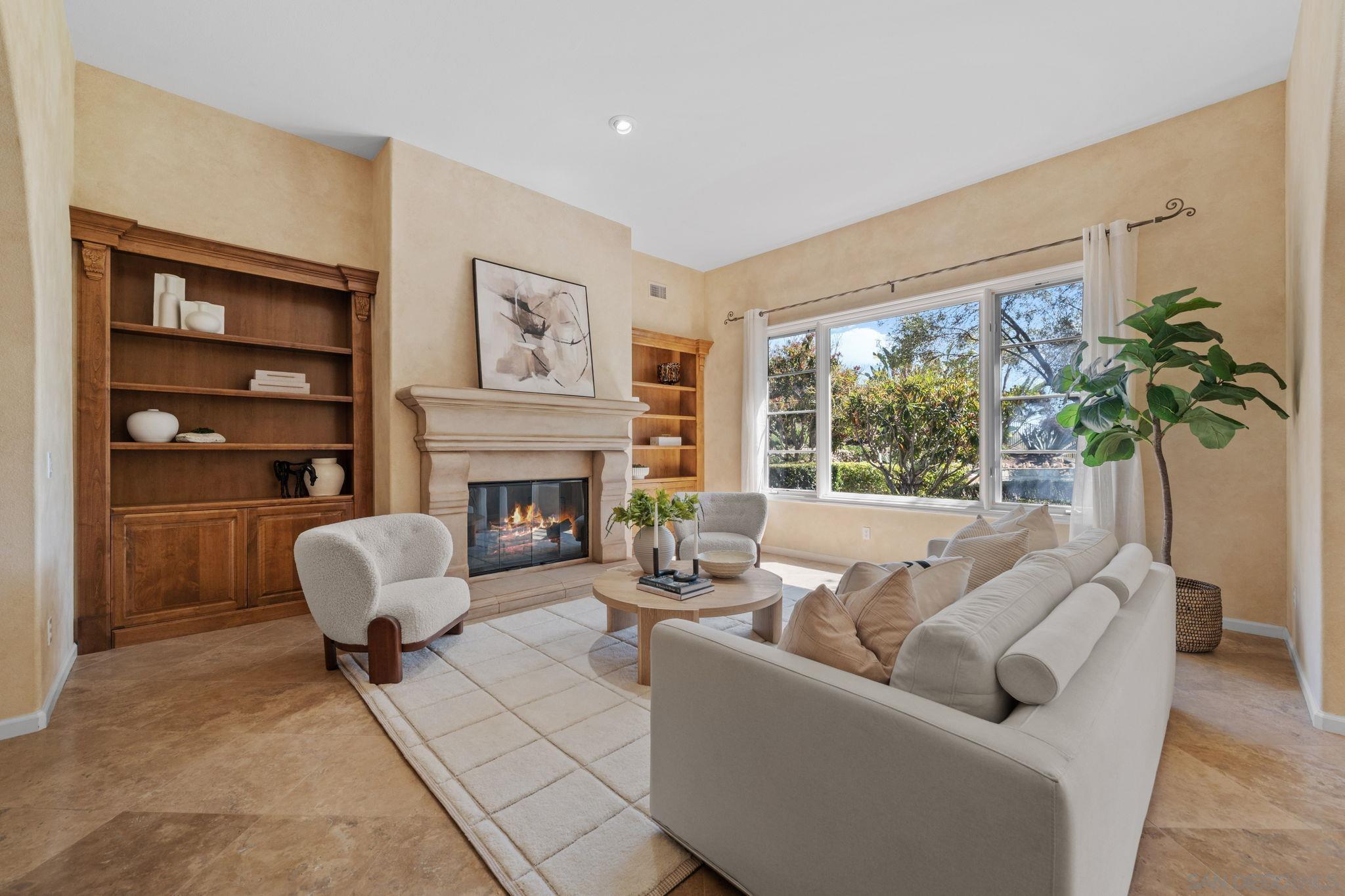 17813 La Amapola — photo