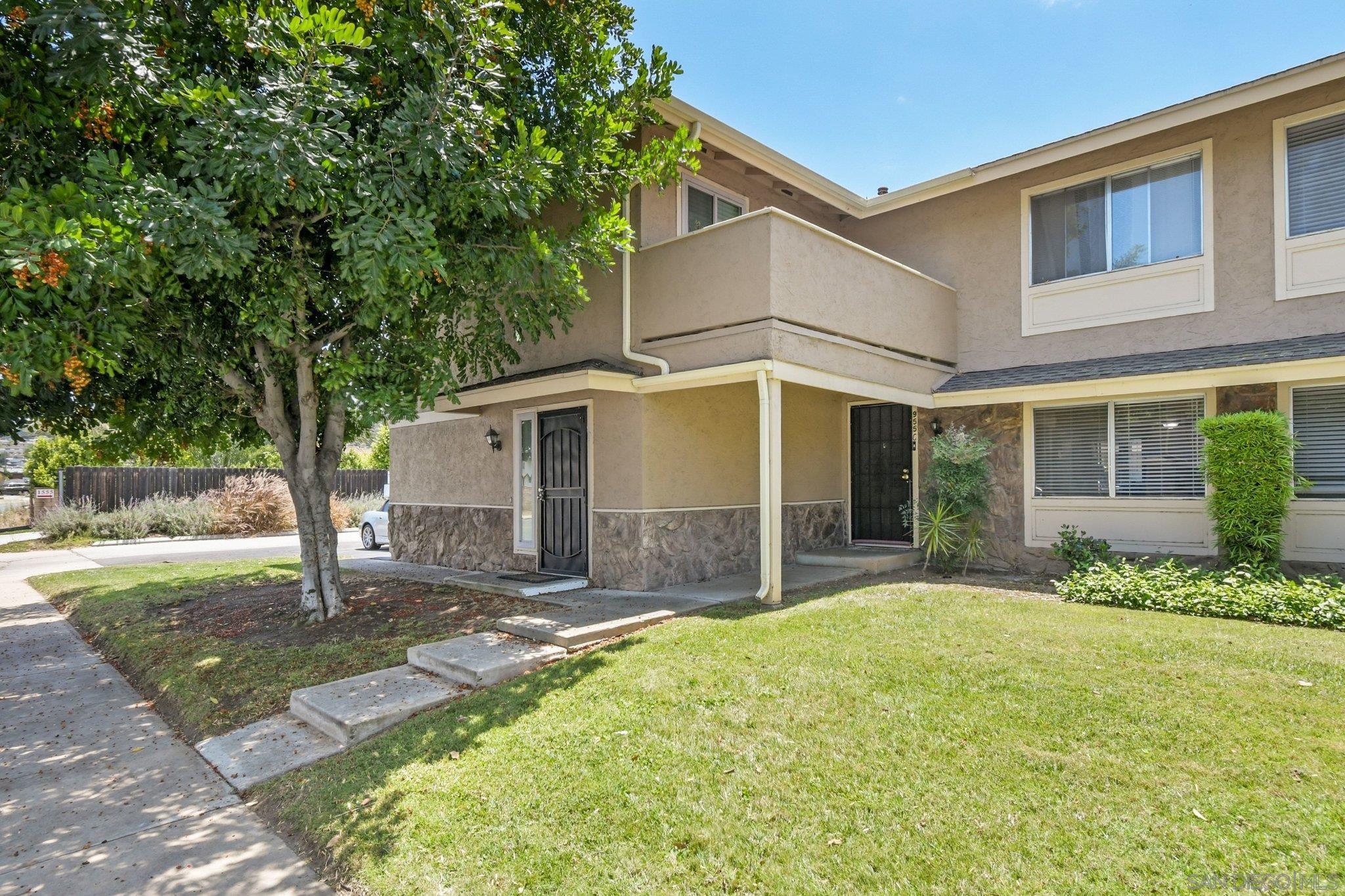 955 Amistad Pl C — photo
