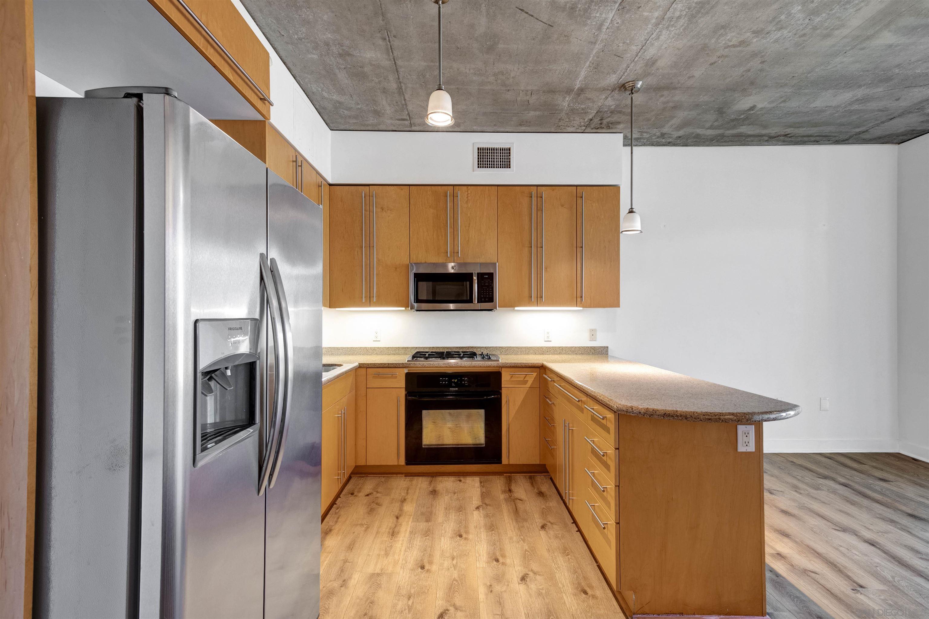 801 Ash St 304 — photo