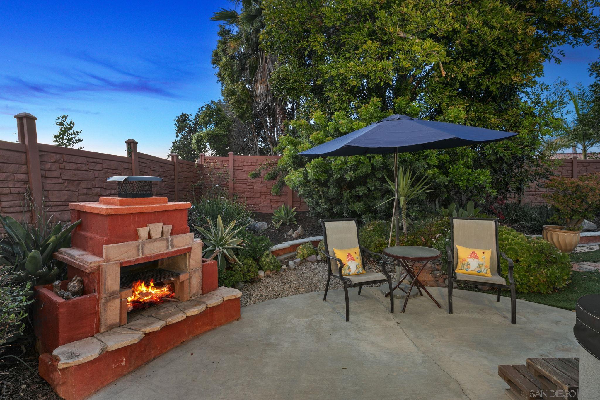 6433 La Paloma St — photo