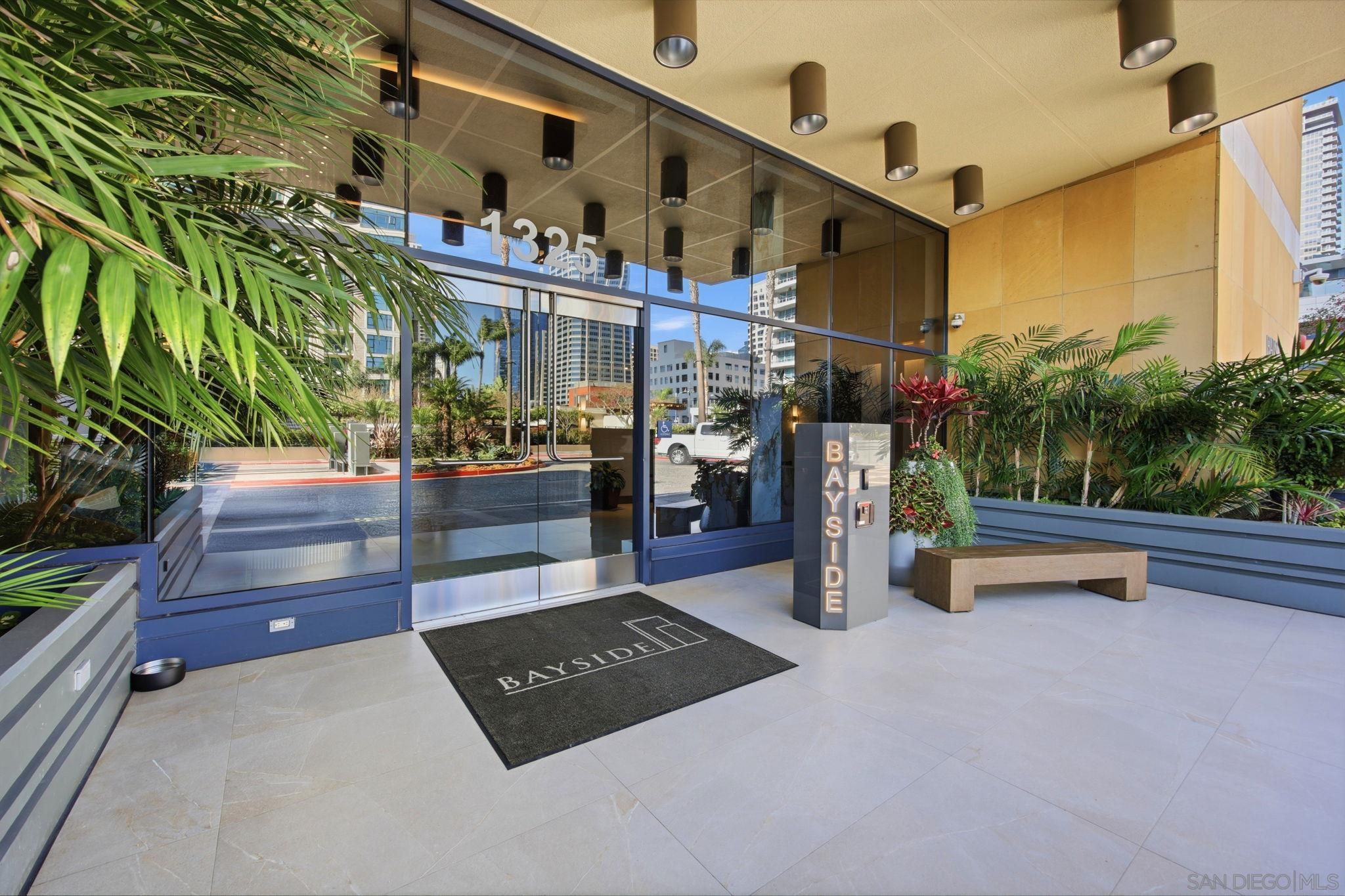 1325 Pacific Hwy 1305 — photo