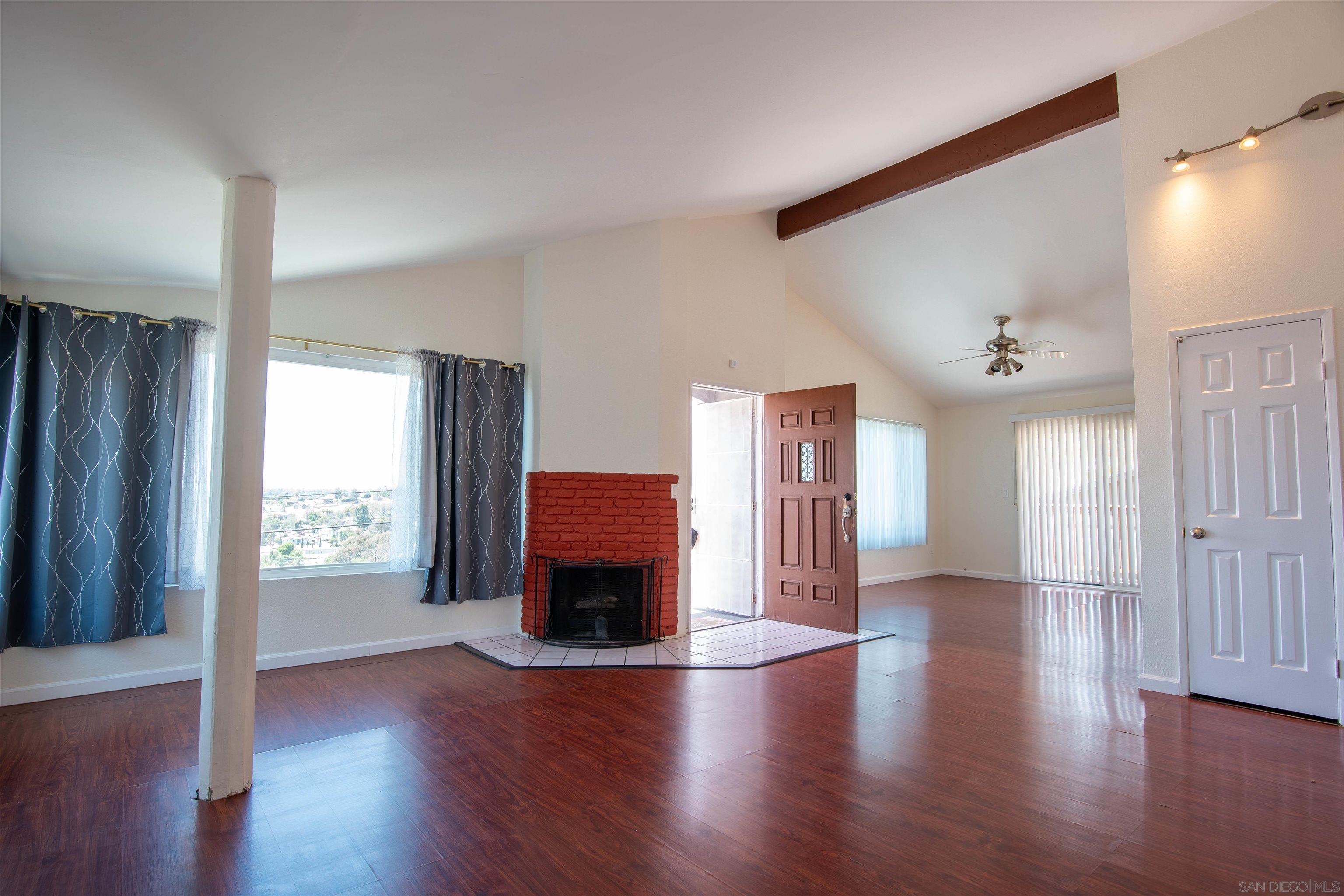 1319 Grand Ave — photo