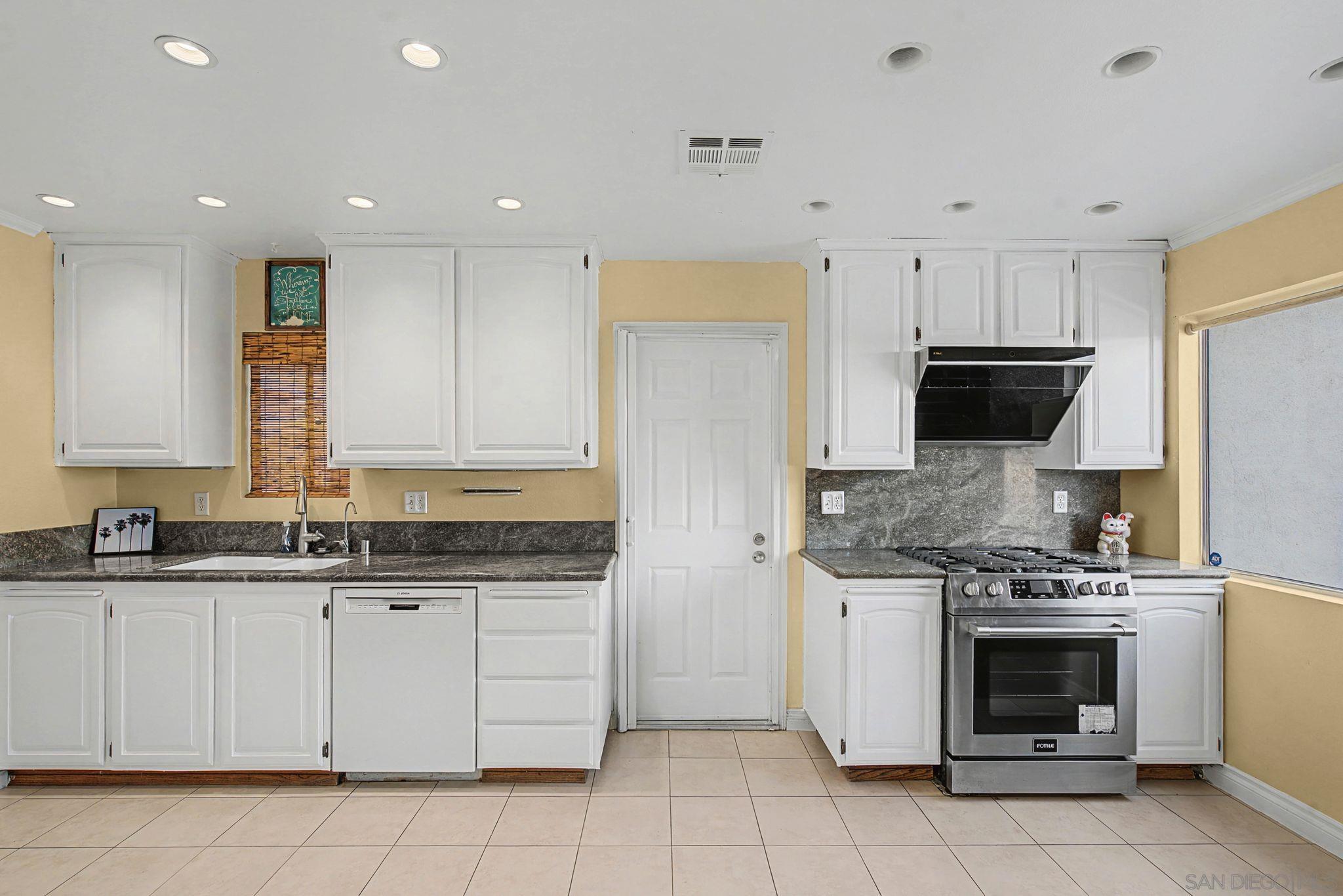 10621 Keith, Santee, CA 92071 — photo 2