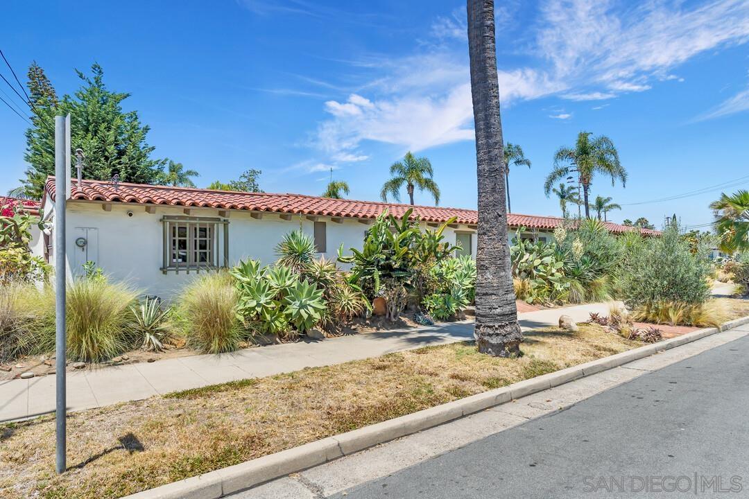 200 Palm Ave — photo
