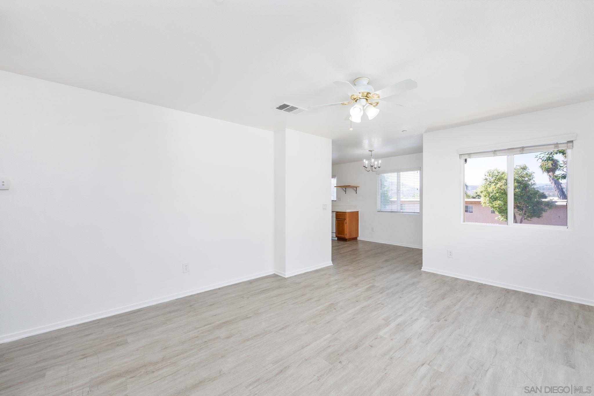 9728 Marilla 615 — photo