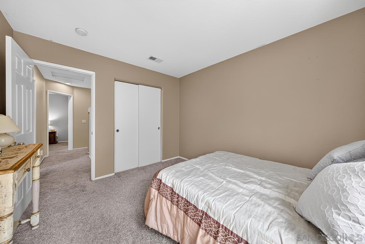 1860 Dr — photo