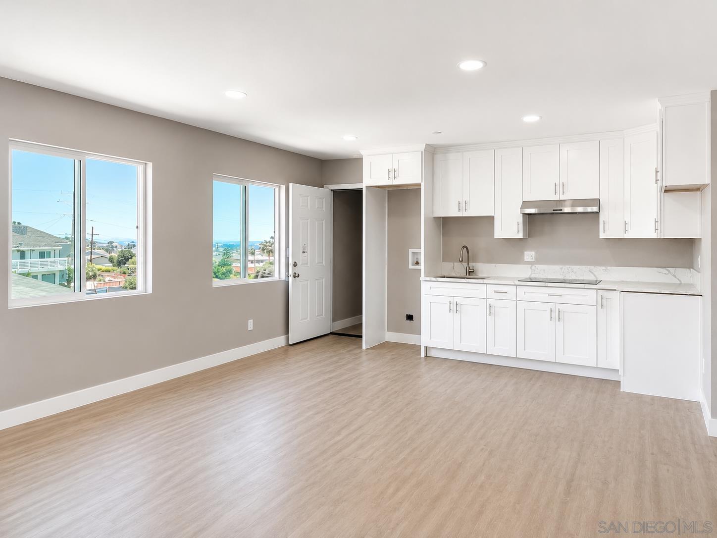 2421 Balboa Vista Dr 2 — photo
