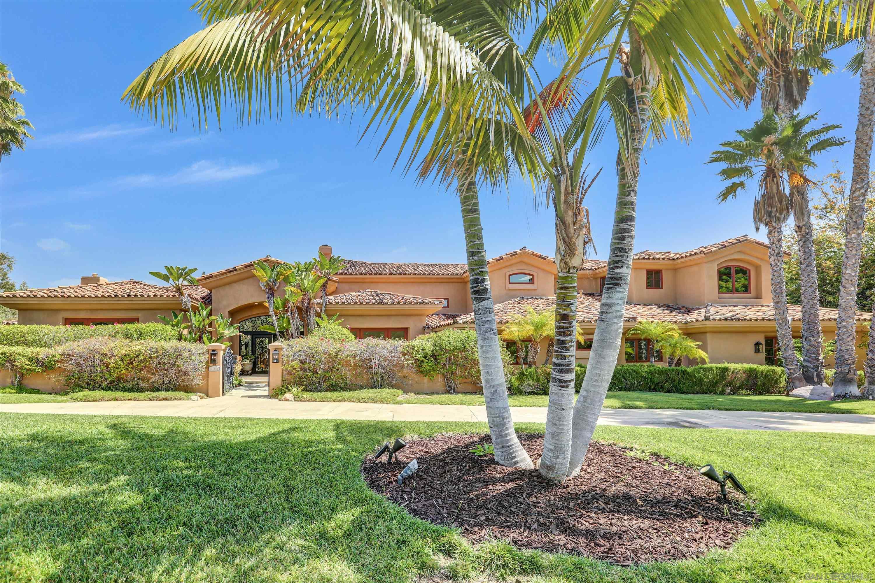 6102 Avenida Alteras — photo
